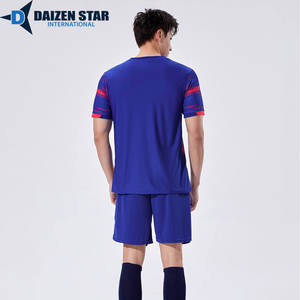 Uniforme de Fútbol Personalizado DSI con Nombre de Equipo, Diseño a Cuadros, 100% Poliéster, Manga Corta, Antibacterial, Secado Rápido, para Primavera - Product Image 3