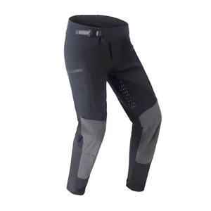 Pantalones de Ciclismo de Montaña para Hombre LESAM SPORTS, de Poliéster y Algodón Transpirable de la Mejor Calidad, Secado Rápido, Elásticos en 4 Direcciones, Resistentes al Agua, Largo hasta la Rodilla - Product Image 1