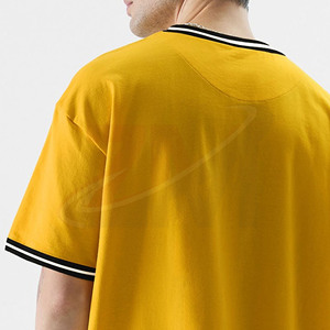 Novedades: Camiseta de manga corta amarilla para hombre, corte oversize, ribete en contraste, cuello redondo, estilo casual, de algodón, venta al por mayor - Product Image 5