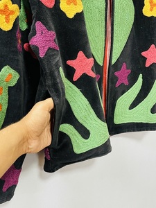 Chaqueta de Terciopelo Bordada a Mano para Mujer, Cuello Alto, Manga Larga, Estampado Floral, Estilo Casual - Product Image 5