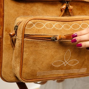 กระเป๋าเป้สะพายหลังหนังวัวแท้แบบวินเทจใส่ได้ทั้งชายและหญิงมีซิปสีดำกันขโมยลายเรขาคณิต - Product Image 4