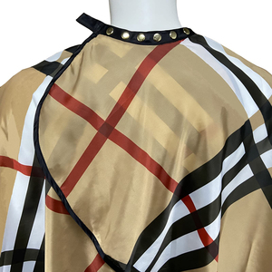 Cape de Coiffure Professionnelle pour Salon de Barbier, Imperméable en Polyester, Impression par Sublimation Personnalisée, Fermeture au Cou - Product Image 3