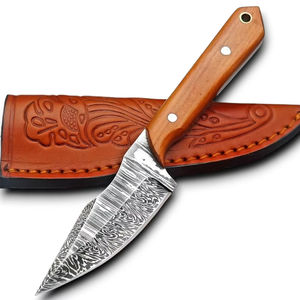 Cuchillo de caza profesional de alta calidad, forjado a mano en acero de Damasco, con hoja de espiga completa y punta recta, para exteriores, con funda de cuero. - Product Image 1