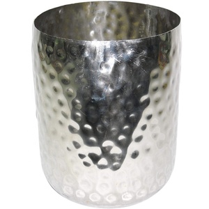 Producto estándar superior Maceta de metal Florero Diseño único Nuevo diseño 2025 Decoración del hogar Artesanía india de alta calidad - Product Image 1