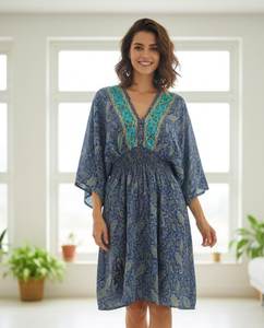 Robe bohème en soie bleue à motifs paisley |   Robe midi à coupe décontractée avec manches chauve-souris |   Robe d'été d'inspiration vintage pour femmes - Product Image 6