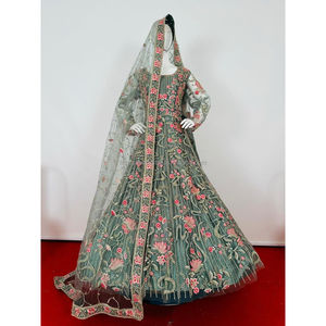 Robes traditionnelles indiennes pour robe de mariée - Product Image 1