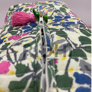 Bolsas de Maquillaje Cosméticas de Algodón Acolchado Ecológicas Wild Flower con Cierre, Reutilizables, Personalizadas con Estampado Boho para Uso Diario y de Mercado - Product Image 4