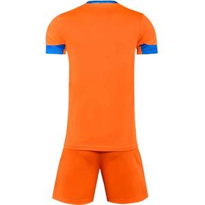 Ensemble d'uniformes de football orange en gros à faible MOQ, 100 % polyester maille extensible, couleurs et logo personnalisables, haute qualité - Product Image 3