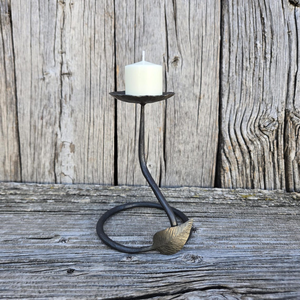 Candelabro de Latón con Hojas en Relieve, Hecho a Mano y Forjado, de Bharat Brass Copper Industries, Decoración para el Hogar, Multiusos - Product Image 4