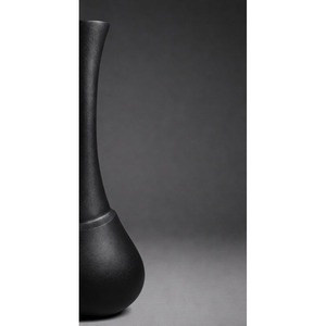 Elegant Matte <b>Black</b> Metal <b>Flower</b> <b>Vase</b> Featuring A Slim Neck And Rounded Base Design For Sophisticated Modern Interior Decoration - Product Image 6