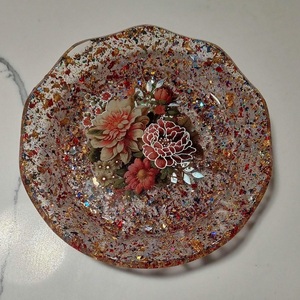 ILAHI's Artistic Folk Art Round Resin Handmade Plate-Simple Pattern Durable <b>for</b> Serving Gifting & Home Decor From Uttar Pradesh - Product Image 4