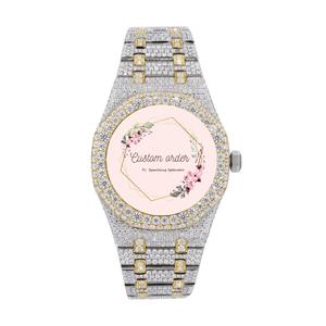 Montre de luxe pour homme avec bracelet en acier inoxydable, sertie de moissanite taille ronde qualité VVS, ton or jaune, analogique, style hip-hop - Product Image 3