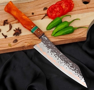 Cuchillo de Chef LEGACY BLADES Profesional de Acero de Damasco y Cobre, Afilado como una Navaja, Mango de Resina, Forjado a Mano, Cuchillo de Cocina de Fábrica - Product Image 1