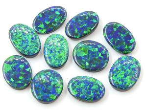 Opale synthétique australienne doublette, taille ovale, cabochon poli lisse, multichrome, effet feu, créée en laboratoire, certifiée par un tiers - Product Image 2