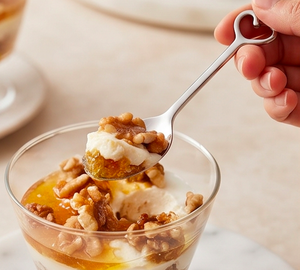 Ensemble cuillère et fourchette à manche en forme de cœur, couverts en métal au design minimaliste, compatibles lave-vaisselle, finition argentée, pour occasions de mariage - Product Image 5