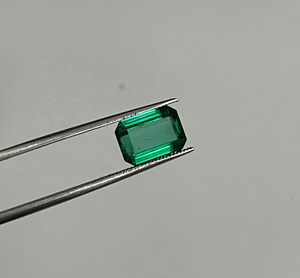 มรกตธรรมชาติ3.50 Cts รูปแปดเหลี่ยมจากแหล่งกำเนิดของแซมเบียที่มีความคมชัดและสีที่ยอดเยี่ยม - Product Image 3