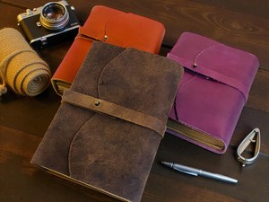 Ensemble de carnets en cuir faits à la main, carnets de voyage personnalisés, ensemble de carnets lignés, cadeau d'écriture haut de gamme pour hommes, femmes et écrivains - Product Image 5