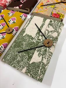 Carnet en tissu imprimé en coton avec lien en cordon |   Journal artisanal fait main pour la rédaction, les cadeaux, les acheteurs en détail et en gros - Product Image 3