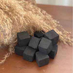 Charbon de bois naturel à 100 %, sans fumée, pour barbecue, charbon de coque de noix de coco du Vietnam à prix compétitif - Product Image 5