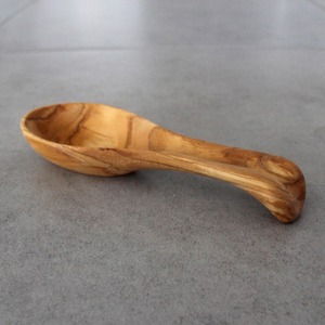Reposacucharas Artesanal de Madera de Olivo, Decoración Rústica para Cocina de Jerusalén y Accesorio de Cocina Ecológico - Product Image 2