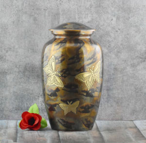 Urne funéraire en métal bleu ciel de luxe en gros, pot commémoratif avec colombes blanches en vol et motif naturel en émail poli - Product Image 5