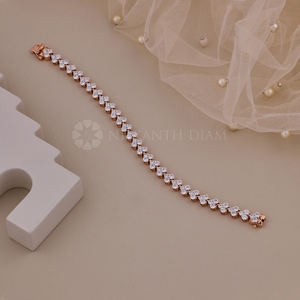 Bracelets joncs en or rose avec diamants taille ronde et forme cœur, design premium, en or massif 10K, 14K, 18K, provenant d'un fournisseur indien. - Product Image 3