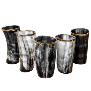 Ensemble de tasses à corne à boire Viking Jantes en laiton poli Base en bois Style nautique Cadeaux de mariage Corne à thème animal Artisanat naturel Viking - Product Image 1