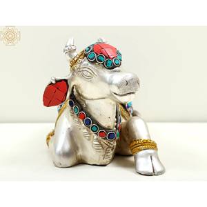 Sculpture Nandi en laiton faite à la main de 7 pouces pour la maison, le temple et les cadeaux fabriqués en Inde - Product Image 3