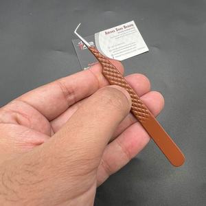 Pince à cils en acier inoxydable japonaise en gros outils d'extension de cils pointus à prise diamant à 90 degrés avec marque privée - Product Image 3