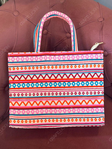 Bolso tote acolchado de algodón hecho a mano con estampado de tigre, rosa y morado a rayas, bolso de compras textil grande para mujer, bolso de hombro. - Product Image 4