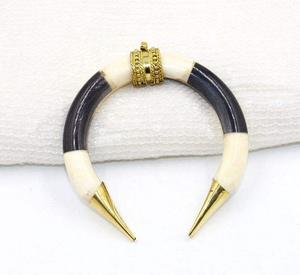 Colgante de Hueso Natural Hecho a Mano, Colgante de Colmillo de Hueso de Buey, Colgante de Hueso de Búfalo Auténtico, Mejor Color - Product Image 5