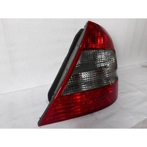ไฟท้ายมือสอง E-class ด้านขวา A2118202464 - Product Image 2
