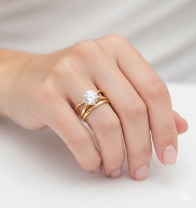 แหวนหมั้นเพชรทรงกลมแบบไขว้ 14K ทองคำแท้ เพชรเพาะเลี้ยงสี DEF ความสะอาดระดับ VS VVS ได้รับการรับรองจาก IGI ดีไซน์แบบแยกก้าน - Product Image 3