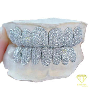 Grillz personnalisés 8 dents en Moissanite VVS, entièrement sertis, style Hip Hop, bijoux de luxe sur mesure par Trisha Jewels - Product Image 2