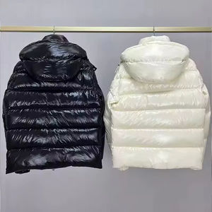 Chaqueta de plumón cálida para hombre, con logo y diseño personalizados, a prueba de viento, transpirable, estilo urbano para hombre - Product Image 2