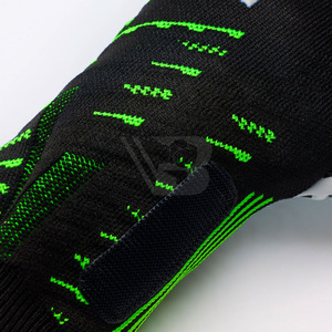 Guantes de Portero de Fútbol 2026 de Alta Calidad, Transpirables, de Cuero de Alto Rendimiento, con Cierre de Velcro, Antideslizantes en Dedos y Pulgar - Product Image 6