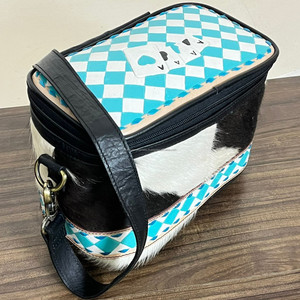 Mochila Pañalera de Cuero a Cuadros Estilo Occidental 2025, Hecha a Mano, con Bolso Cosmético a Juego, Conjunto de Dos Piezas para Mujer - Product Image 4