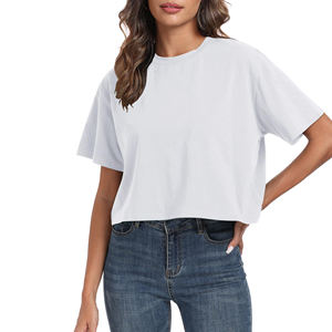 T-shirt court oversize décontracté pour femme, en coton doux et respirant, idéal pour l'été et le streetwear - Product Image 1