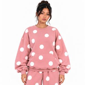 Sudadera Oversize Rosa con Puntos y Bolsillo Canguro para Mujer, Cuello Redondo, Estilo Casual Urbano, Proveedor de Logotipos Personalizados - Product Image 2
