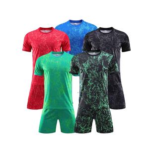 Vêtements de sport pour hommes en tissu polyester 100% écologique respirant à séchage rapide, uniforme de football à manches courtes, vente en gros - Product Image 5
