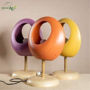 โคมไฟตั้งโต๊ะไม้ไผ่สานทำมือ ดีไซน์คลาสสิก เป็นมิตรกับสิ่งแวดล้อม เหมาะสำหรับเป็นของขวัญทางธุรกิจ จากบริษัท เทนห์ นาม อาร์ตส์ จีเอสซี - Product Image 3