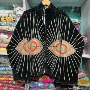 Veste en coton Suzani indienne faite à la main, veste courte brodée à la main, manteau unisexe, veste courte Suzani faite à la main - Product Image 3