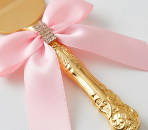 Juego de cuchillo y espátula para pastel dorados, 2 piezas, con mango de lazo rosa, herramientas metálicas para cortar pasteles, para fiestas - Product Image 2