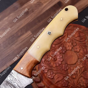 Cuchillo de pescado/filetear profesional ligero de acero de Damasco hecho a mano, afilado, de 7 pulgadas, con acabado cepillado y mango de hueso de camello para pesca. - Product Image 3