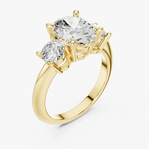 Bague de fiançailles à trois pierres en diamant de laboratoire taille ovale 2,05 carats, or jaune 9K avec pierres latérales rondes, bijoux OEM en gros - Product Image 6