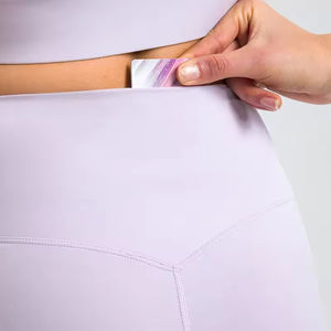 Pantalones cortos deportivos de compresión para mujer – Pantalones cortos elásticos de cintura alta para yoga, correr y entrenamiento físico - Product Image 6