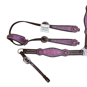 Juego de cabezada y pechera de cuero estilo western con conchos rosas brillantes, tachuelas plateadas y estampado holográfico rosa - Product Image 3