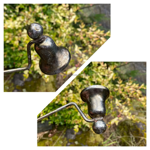 Velas decorativas de Azora Industries con forma de campana de metal plateado vintage - Product Image 1