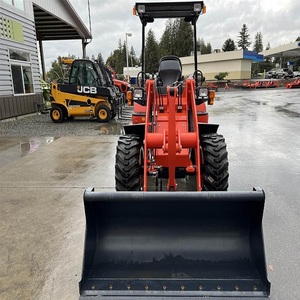 Chargeuse sur pneus Kubota R430, commande intelligente, confortable, utilisation facile et rapide, poids de 3700 kg, garantie de 2 ans - Product Image 4