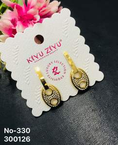 ต่างหูสตั๊ดชุบทองสแตนเลสสำหรับผู้หญิง เครื่องประดับแฟชั่นกันน้ำทันสมัย ขายส่ง - Product Image 1